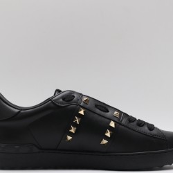 Valentino Garavani Low-Top Paneled Buffed Calfskin Sneaker Black Metallic Gold