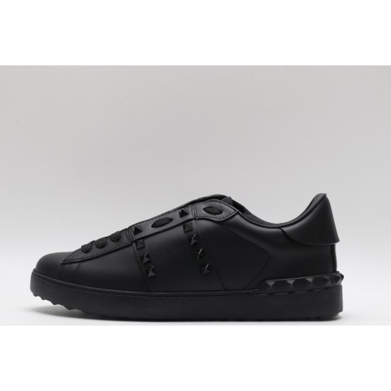 Valentino Garavani Low-Top Paneled Buffed Calfskin Sneaker Black