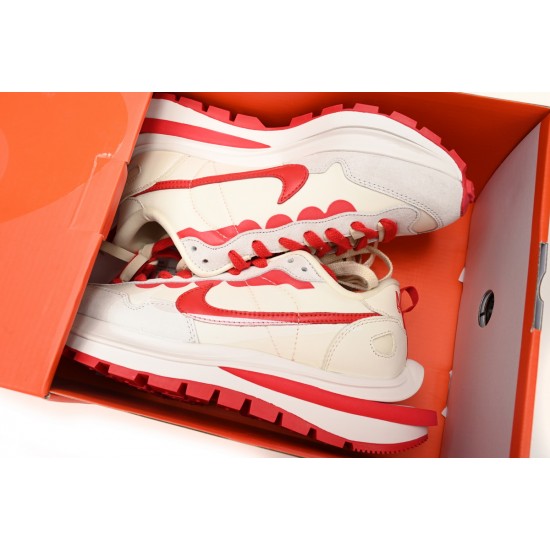 Nike sacai x VaporWaffle SP Beige Red DD1875-110