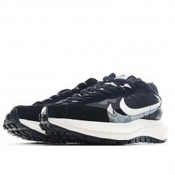 Nike sacai x VaporWaffle Black White DD1875-011