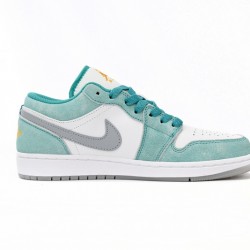 AIR JORDAN 1 LOW 'NEW EMERALD' DN3705-301